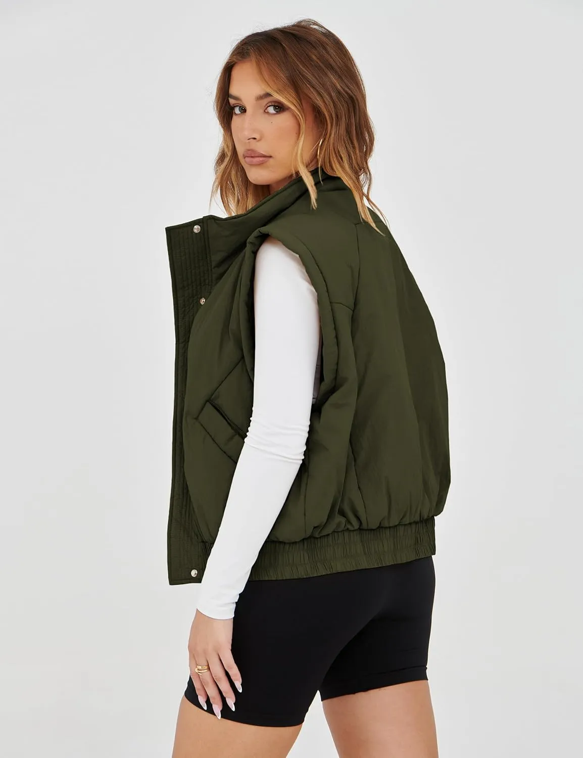 Lviefent Womens Puffer Vest Cropped Lightweight Button Down Quilted Vest Sleeveless Padded Gilet Coat with Pockets