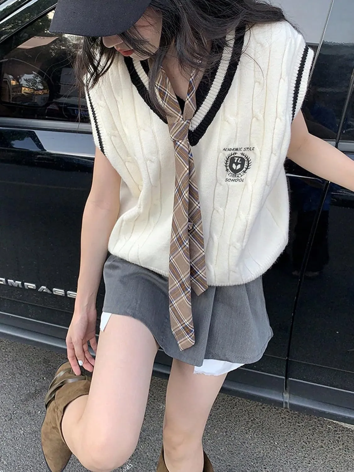 SweatyRocks Women's Striped Cable Knit Sleeveless V Neck Sweater Vest Uniform Pullover Sweater Tank Tops