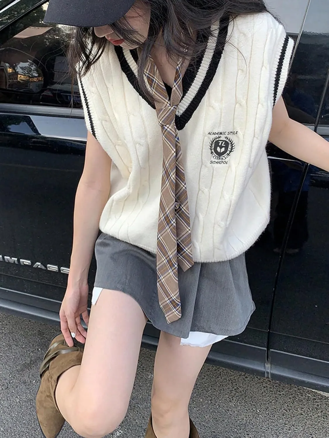 SweatyRocks Women's Striped Cable Knit Sleeveless V Neck Sweater Vest Uniform Pullover Sweater Tank Tops