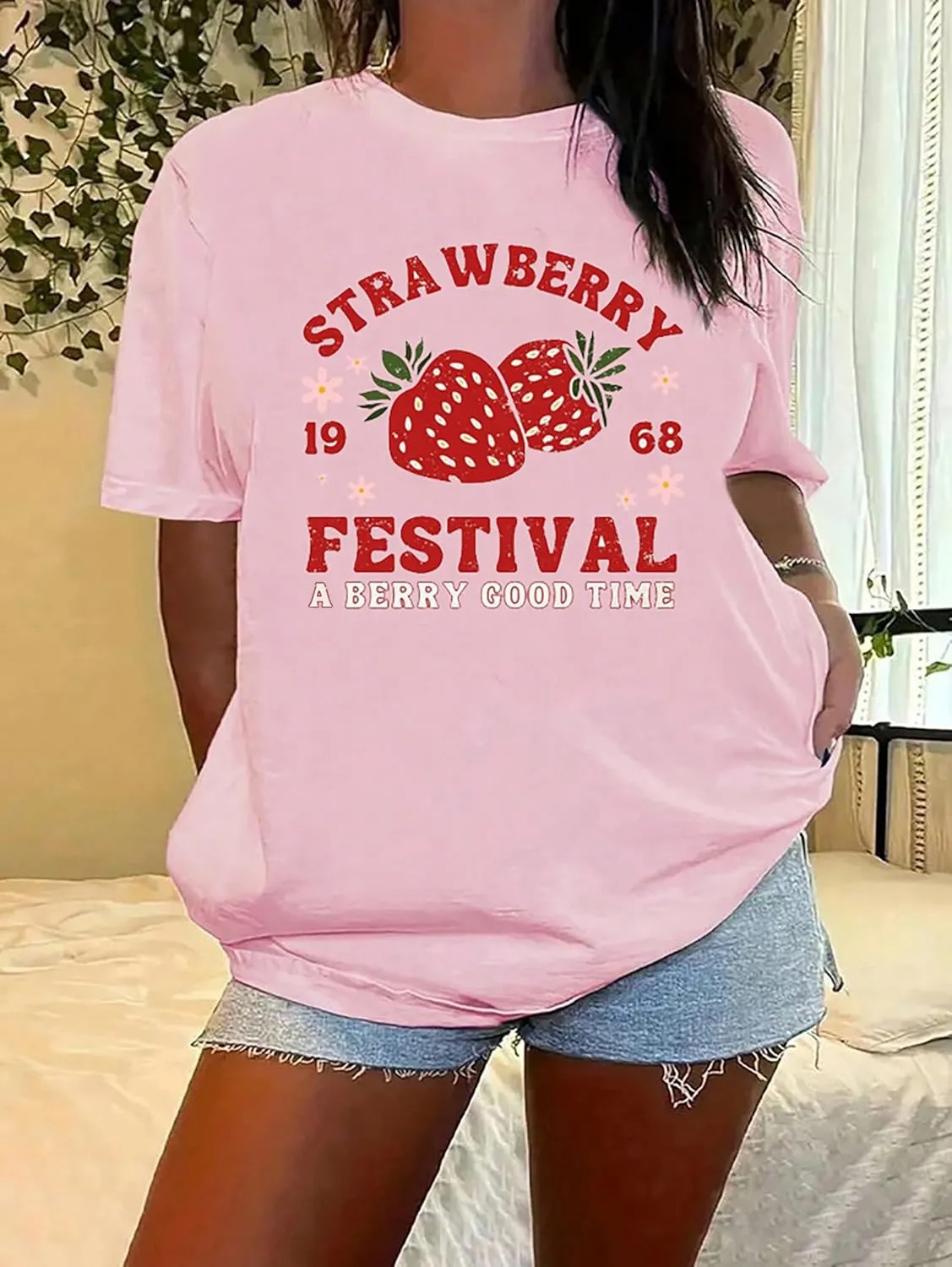 Womens Oversized T Shirts Strawberry Fruit Graphic Tees Summer Casual Loose Beach Vacation 2025 Clothes Tops